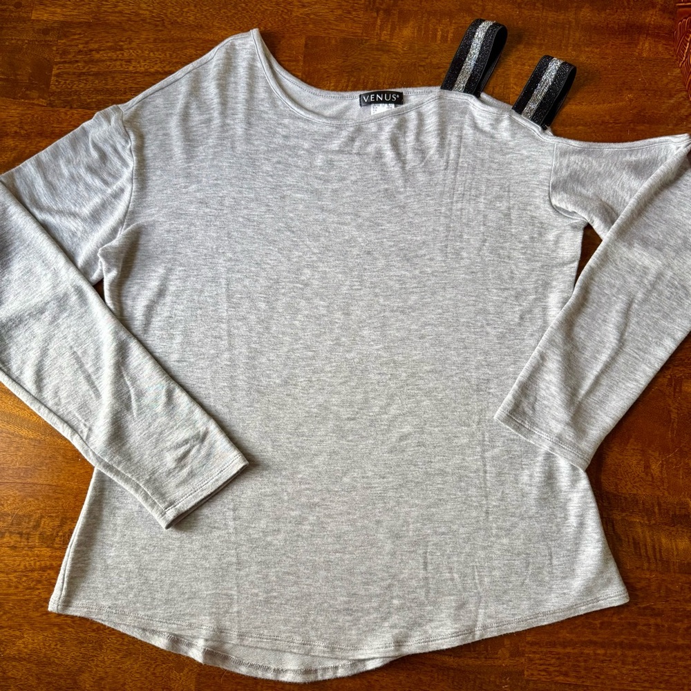VENUS Modern Cold Shoulder Top